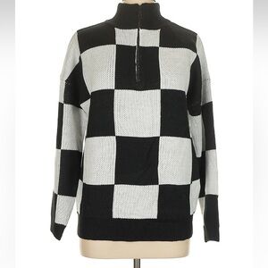 NWT Dokotoo Black and White Checkered Sweater Large